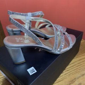 Naturalizer Vanessa 2 Silver Strappy Heels Sandals Size 6.5 Slip On Block Heel